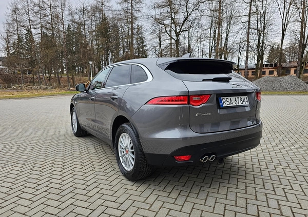 Jaguar F-Pace cena 63000 przebieg: 164000, rok produkcji 2017 z Sanok małe 781